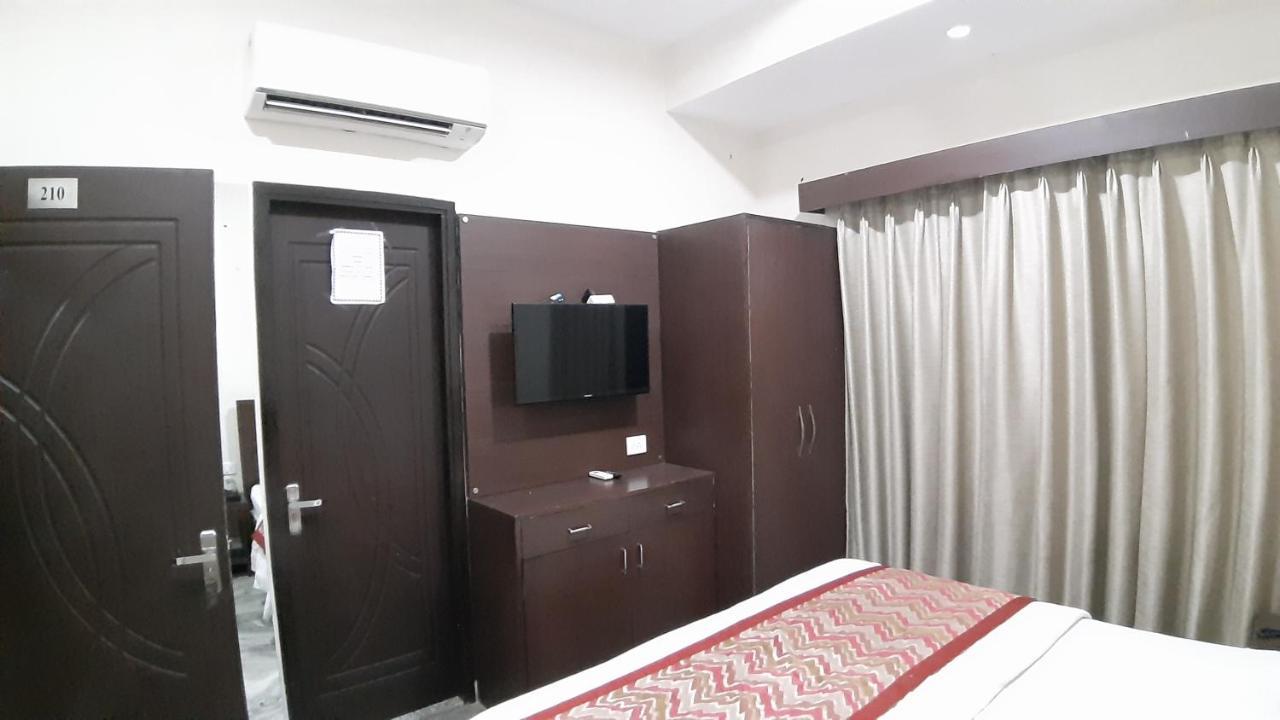 Hotel Sar Kamla Dham Skd Vrindavan Fully Vaccinated Staff Ngoại thất bức ảnh