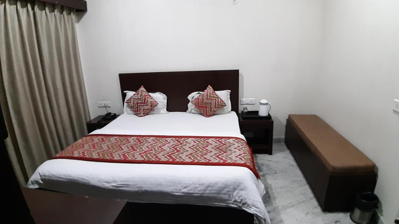 Hotel Sar Kamla Dham Skd Vrindavan Fully Vaccinated Staff Ngoại thất bức ảnh